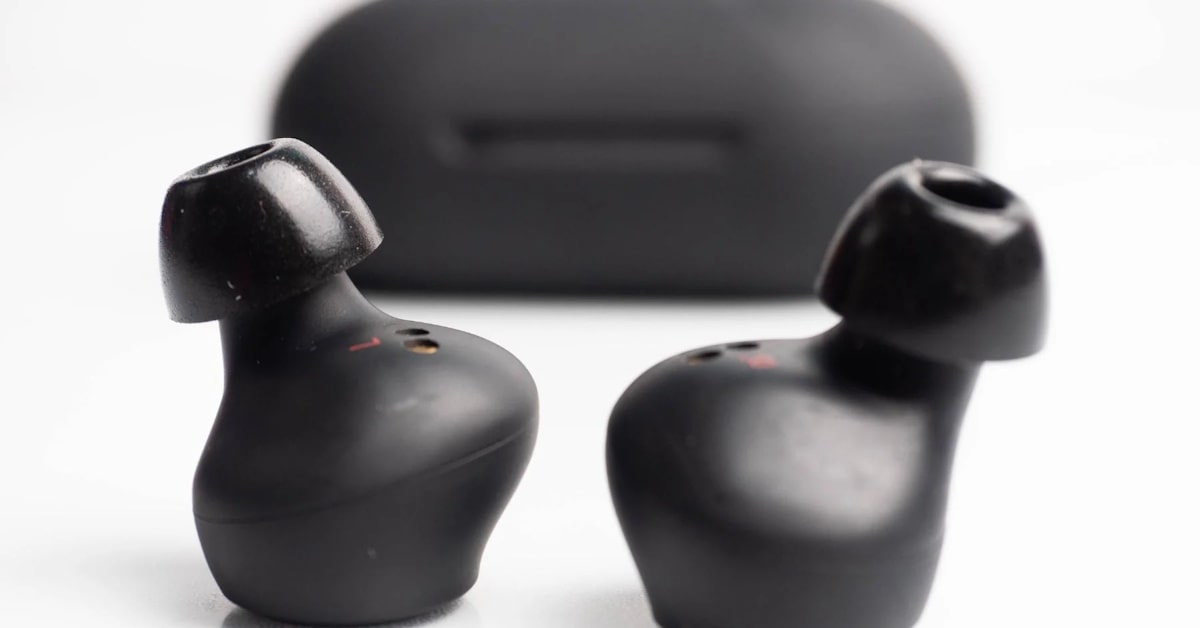 When Wireless Earbuds May Make Sense in Schools
