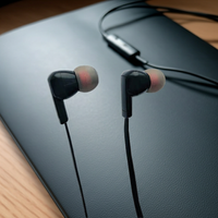 Thumbnail for Escuela Earbud con ID-3T de micrófono